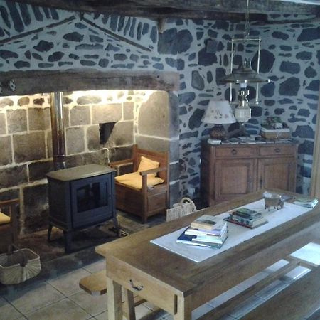 Chambre D'Hotes La Maison De Barrouze Bed and Breakfast Salers Exterior foto