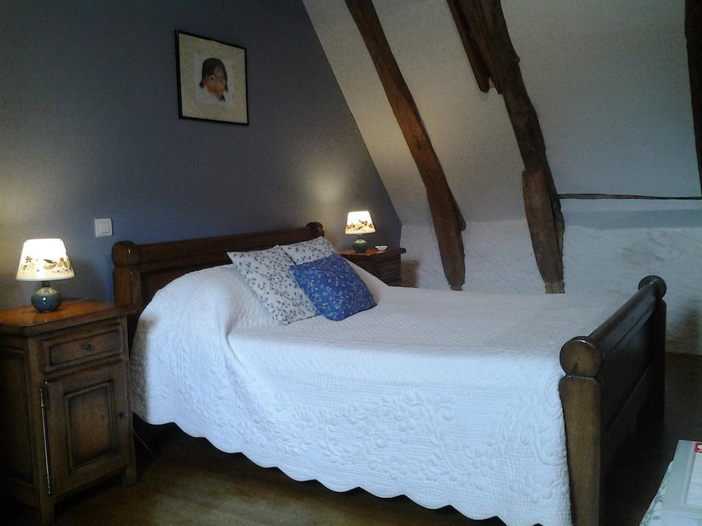 Chambre D'Hotes La Maison De Barrouze Bed and Breakfast Salers Habitación foto