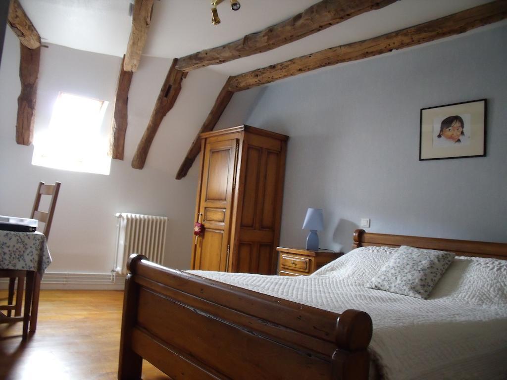 Chambre D'Hotes La Maison De Barrouze Bed and Breakfast Salers Habitación foto